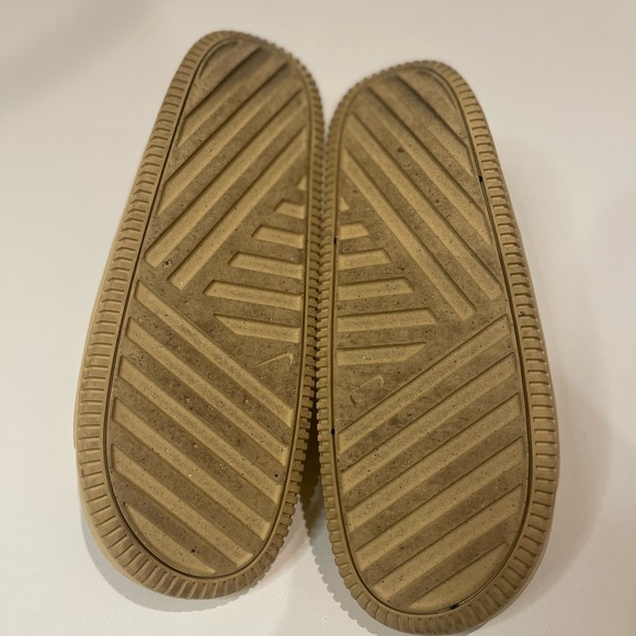 Nike Calm Slide in Tan - Picture 4 of 8